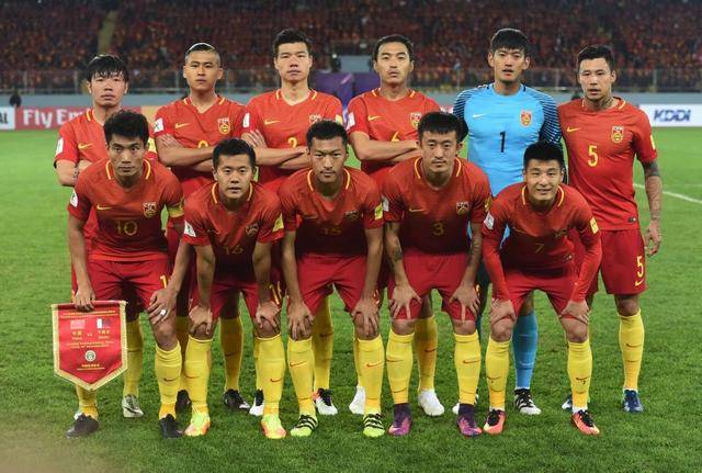 惊天争议！西班牙人1-0巴列卡诺，裁判两红牌+点球引爆全场！