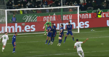 此前6场30+！爱德华兹今日半场仅出手5次贡献6分3失误